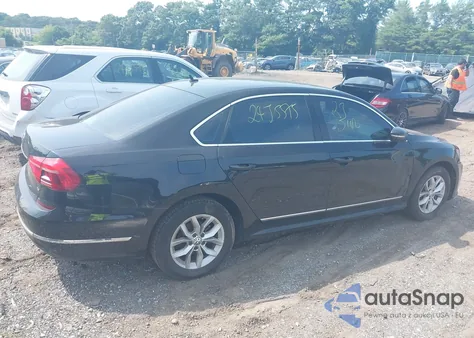 2016 Volkswagen Passat 1.8T S z USA, uszkodzony, nr VIN 1VWAT7A30GC058676